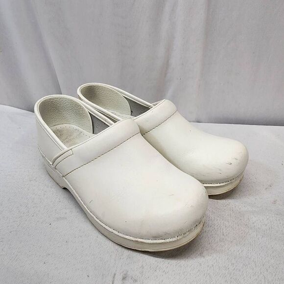 Dansko Professional Slip-On Clogs Women's 38 US 7.5 White Nursing Healthcare - Picture 1 of 8